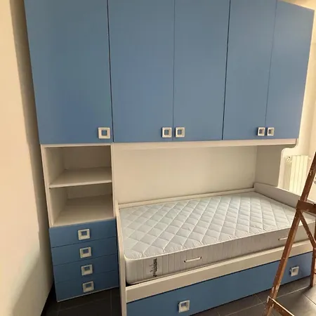 דירה Dudyhouse